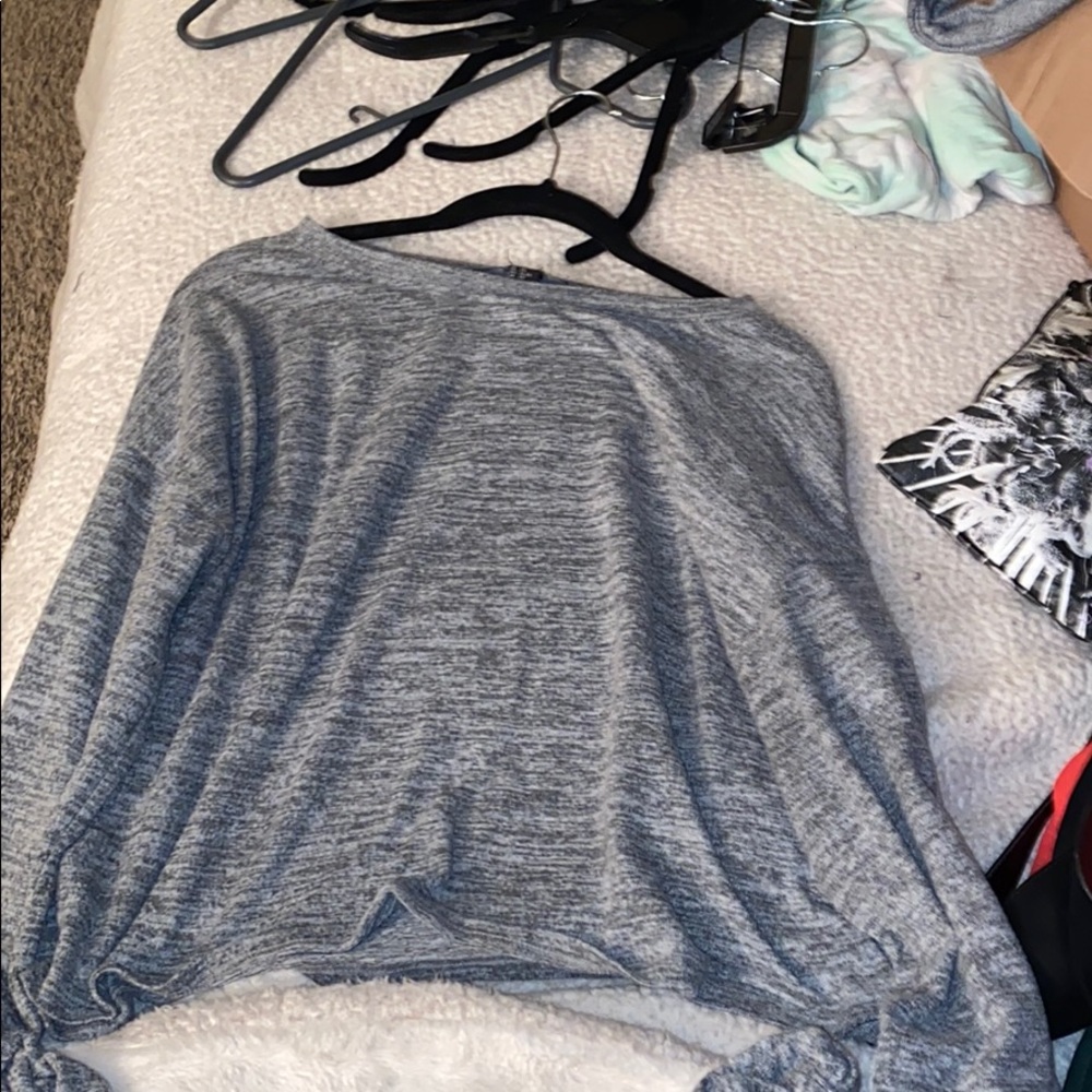 Forever 21 tie sleeve crop top
